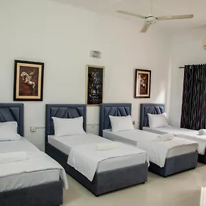 Funk Bunks - By The Auberge de jeunesse Kandy
