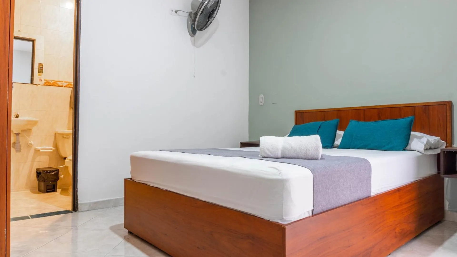 Ayenda 1228 Balcones De La 70 Hotel Medellin