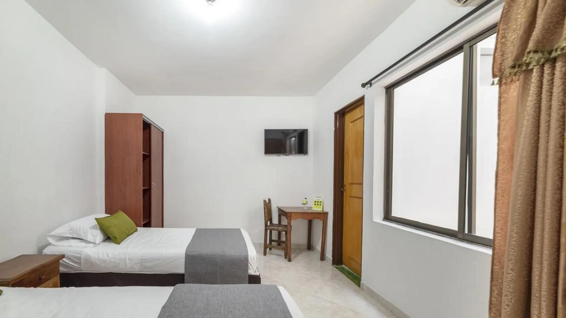 Ayenda 1228 Balcones De La 70 Hotel Medellin