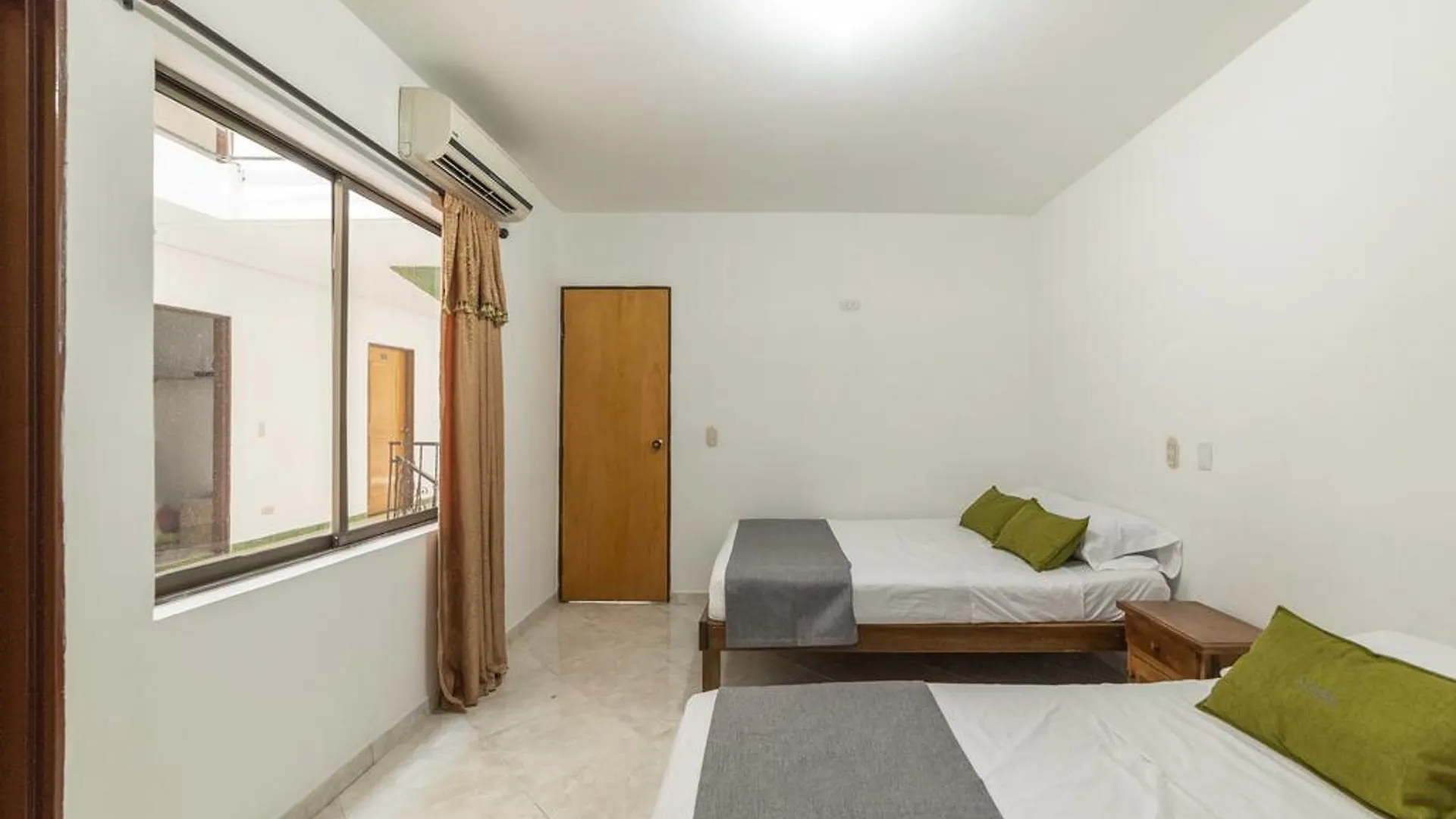 Ayenda 1228 Balcones De La 70 Hotel Medellin
